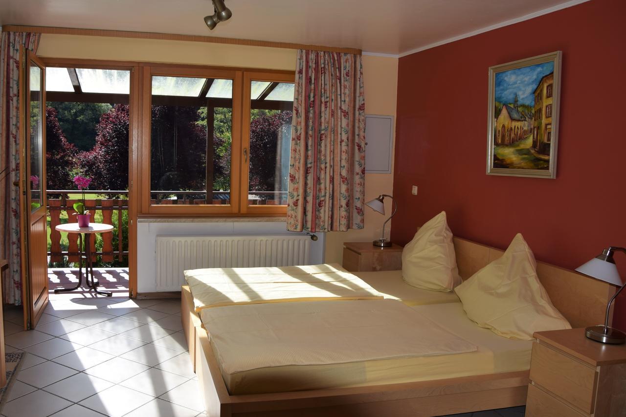 Camping de L'Our Appartements Vianden Exterior foto