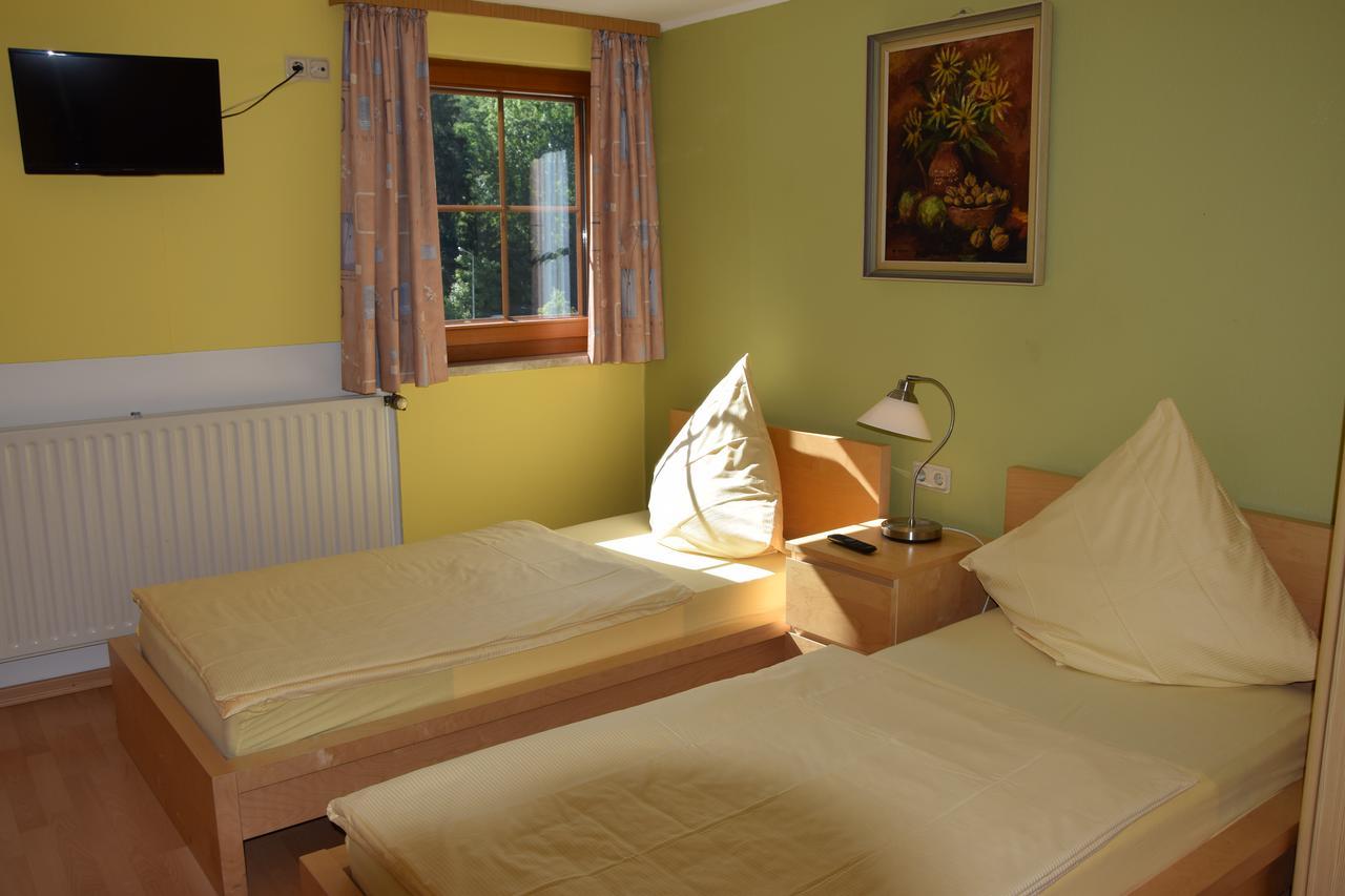 Camping de L'Our Appartements Vianden Exterior foto